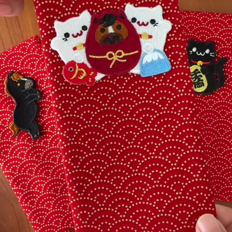 【2026 丙午】马年红包 招福猫与达摩 红包袋 存折收纳 - 其他 - 棉.麻 红色