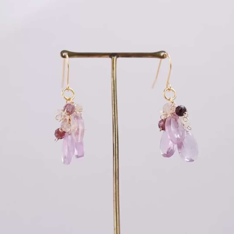 天然宝石制成的柔和耳环,带有彩虹般的闪光和紫色色调 - 耳环/耳夹 - 石头 紫色