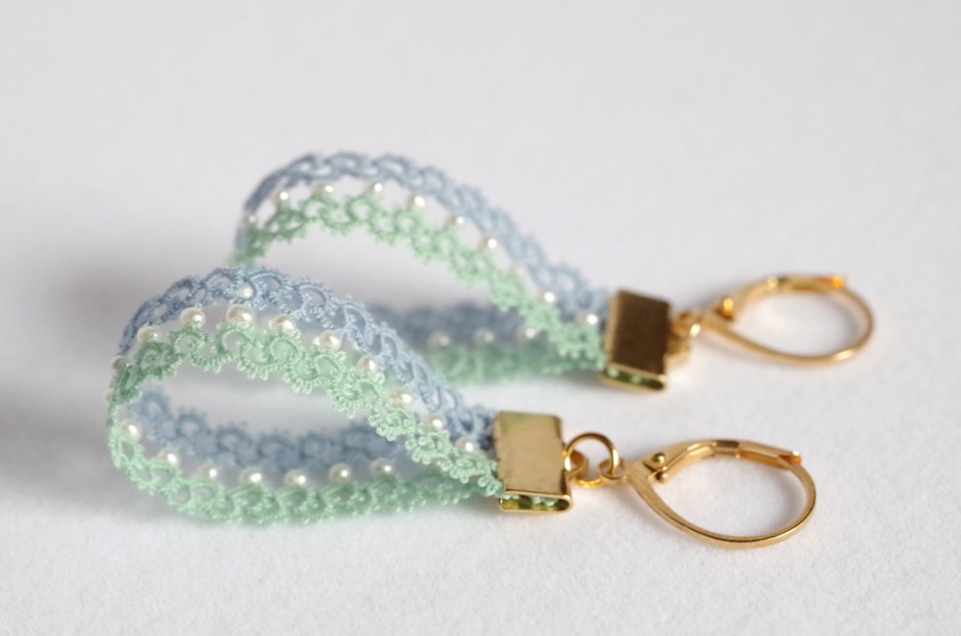 Tatting and freshwater pearl earrings<Plateau> - 耳环/耳夹 - 棉 绿色