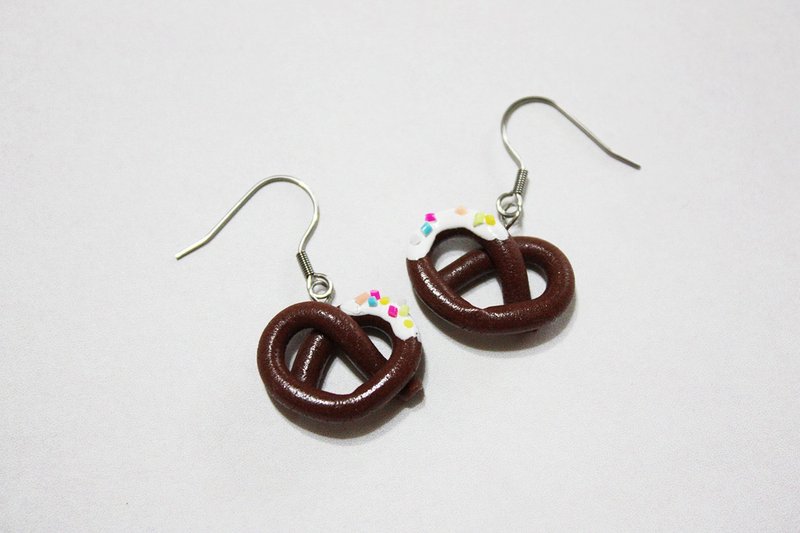 下午茶系列--PRETZELS巧克力蝴蝶饼干 (可改夹式) - 耳环/耳夹 - 粘土 咖啡色