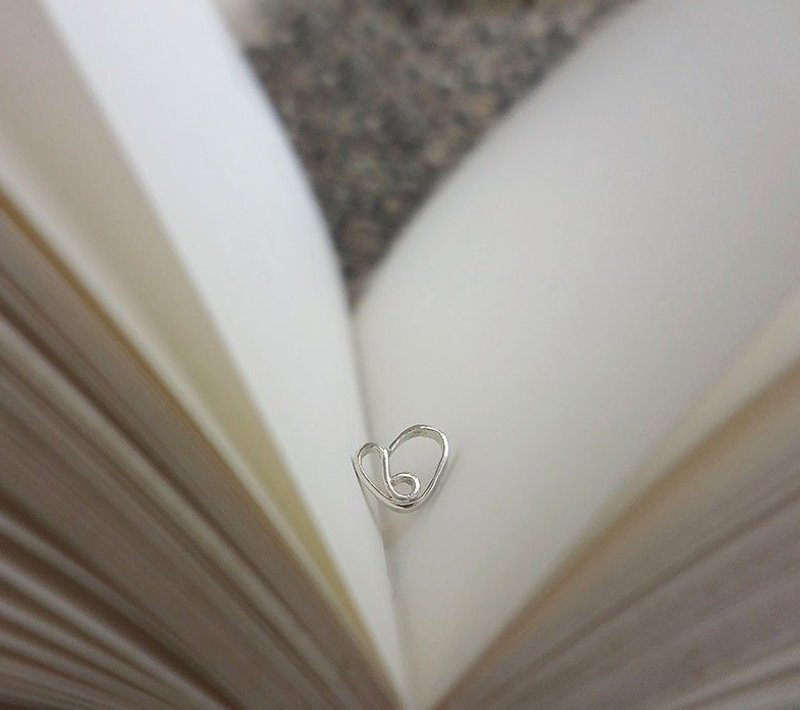 天使的银线 爱心款 纯银耳环-耳针 - 耳环/耳夹 - 其他金属 银色