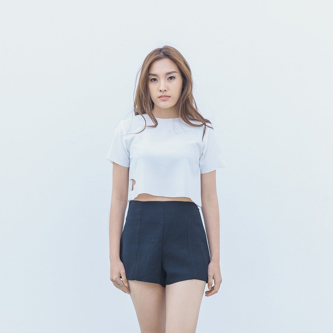 高腰短裤-黑色 - 女装长裤 - 其他材质 黑色