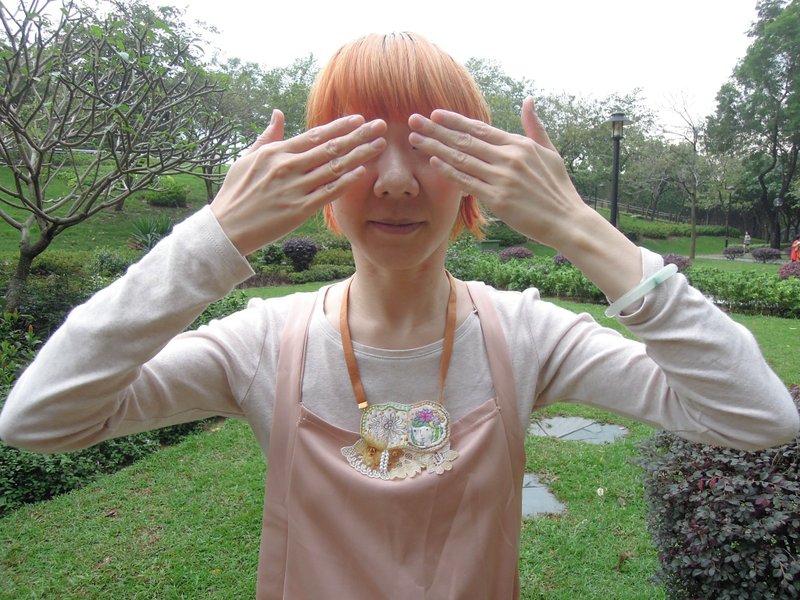 灌木花朵写生 手绘 小人儿 项链 - 项链 - 绣线 咖啡色