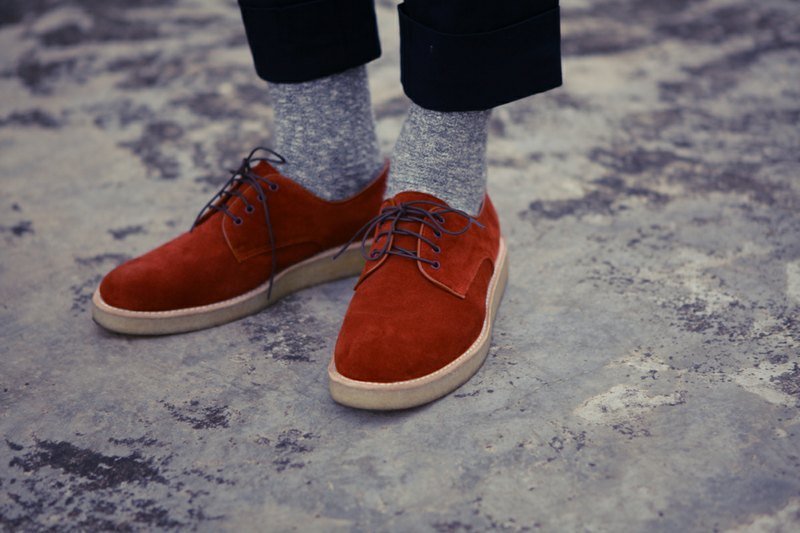 A ROOM MODEL - │ SHOES COLLECTION │ 001-红色麂皮鞋 - 男款休闲鞋 - 真皮 