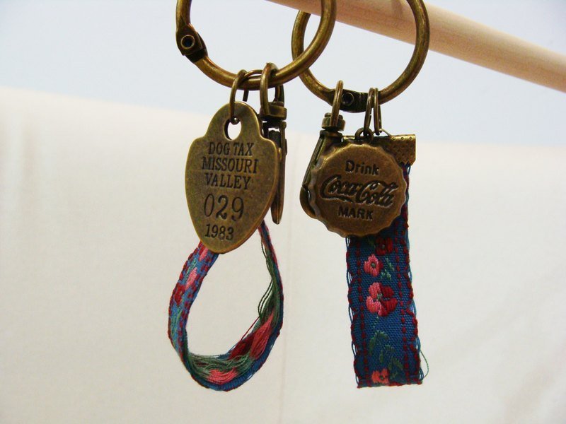 ＜SEnoRA创作手炼＞复古花彩钥匙圈 - 吊饰 - 其他材质 