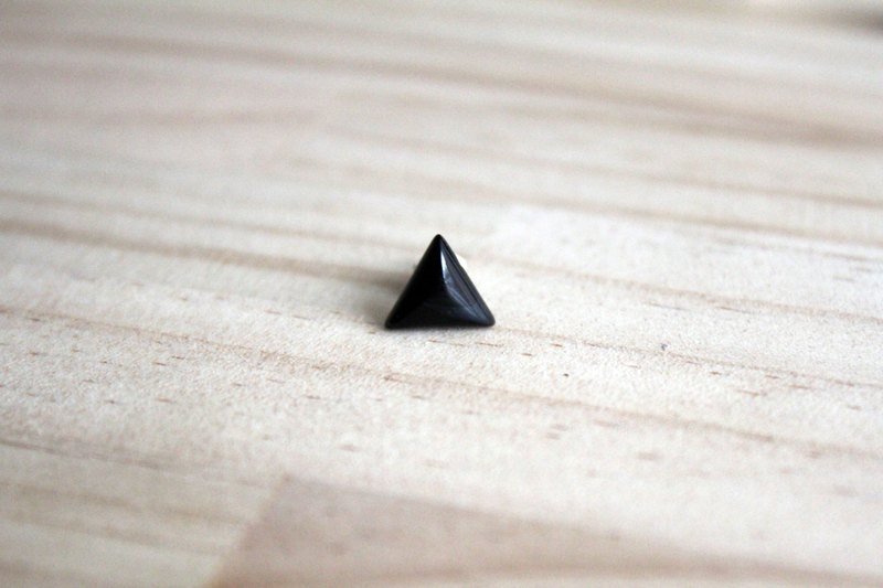 Geometric earrings ▴ ● ■ 黑玛瑙三角形不锈钢单边耳针款 - 耳环/耳夹 - 宝石 黑色