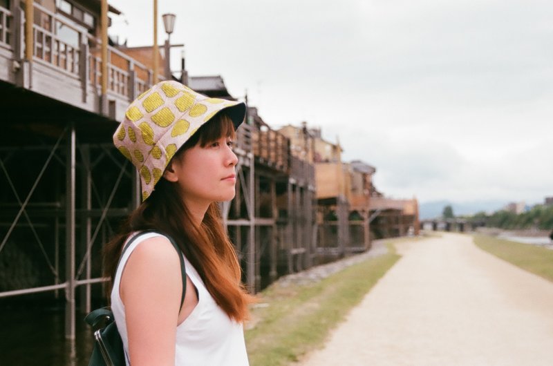 ☃ Snowman in the Meadows | 六角形双面渔夫帽｜免运费 - 帽子 - 其他材质 黄色