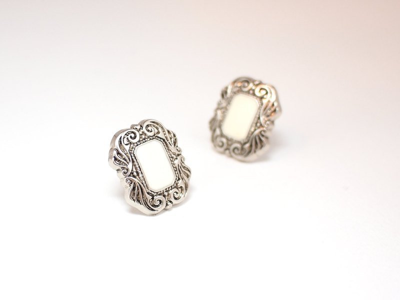 Circle dot 雪白之境 不锈钢 耳针 耳环 0112 - 耳环/耳夹 - 塑料 白色