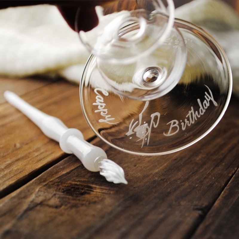 12生肖纪念版【白色月兔玻璃笔】 卯兔水晶艺术雕刻玻璃笔组(含图玻璃笔座) 属兔 (不含墨水) - 酒杯/酒器 - 玻璃 白色