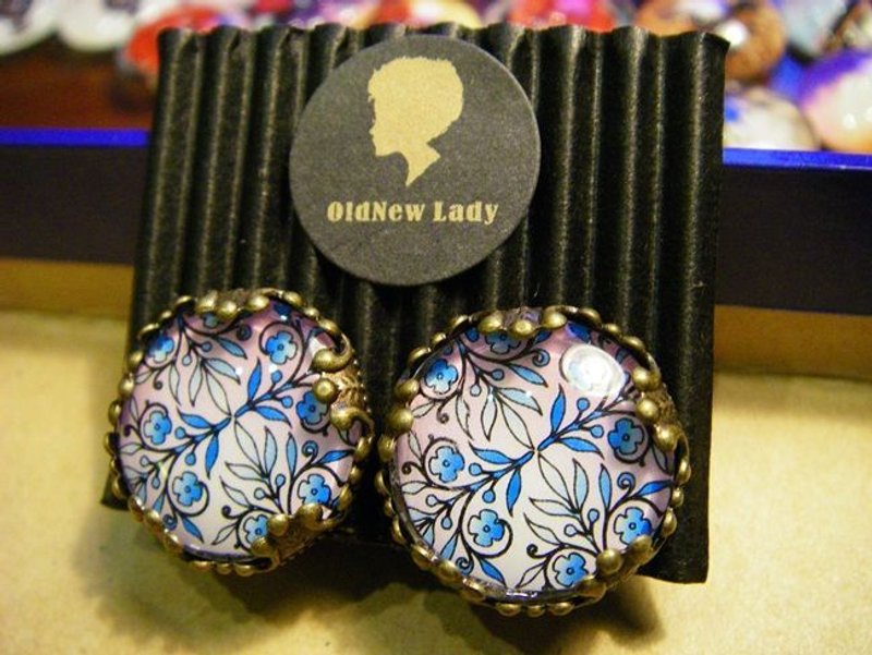 OldNew Lady-古铜色圆型耳环-普普风款【渐层花卉】 - 耳环/耳夹 - 玻璃 蓝色