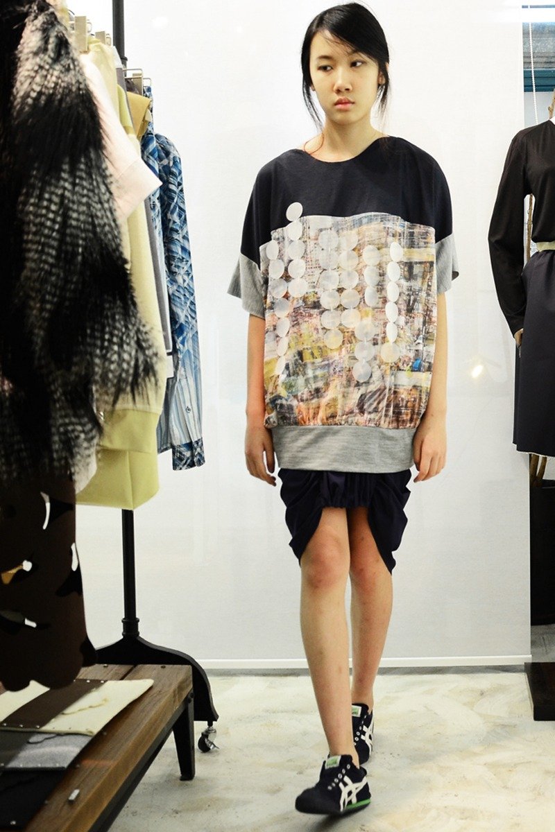 COME BACK SOON 高楼密布阔身羊毛针织印花工艺上衣(香港设计品牌) - 女装上衣 - 其他材质 蓝色