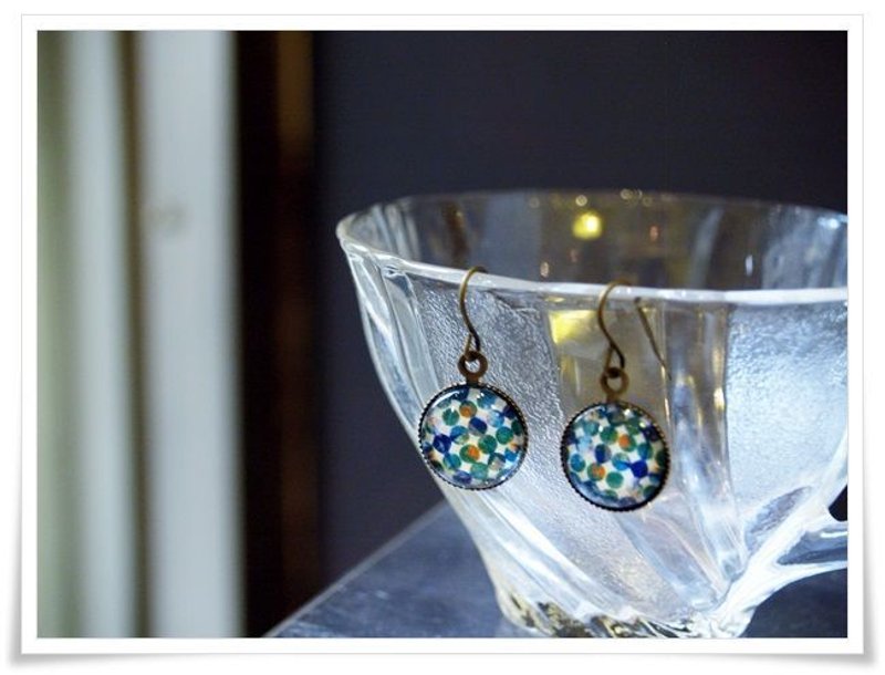 OldNew Lady-绿色渐层点-垂坠耳勾/耳环 - 耳环/耳夹 - 玻璃 