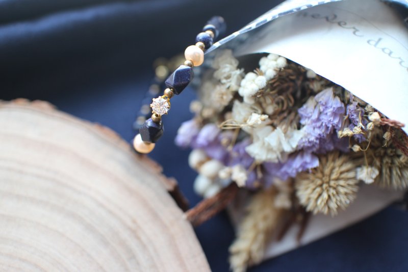 Fuchia~夜的诗人~蓝砂石/青金石/水钻/淡水珍珠/黄铜 手环 - 手链/手环 - 其他金属 