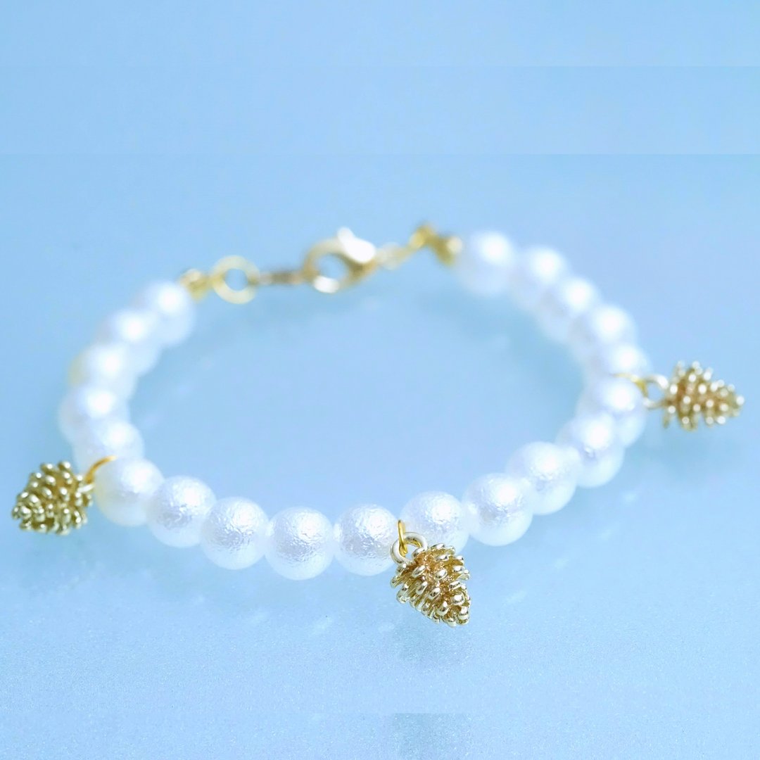 【Littlest Things】 冬日暖光系列手工雪地松果手链 - 手链/手环 - 其他材质 白色