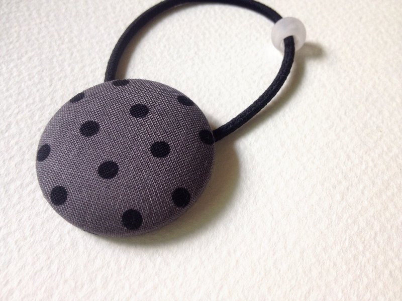 hm2。 点点控。赫本黑 单扣发束 1入 - 发饰 - 其他材质 黑色