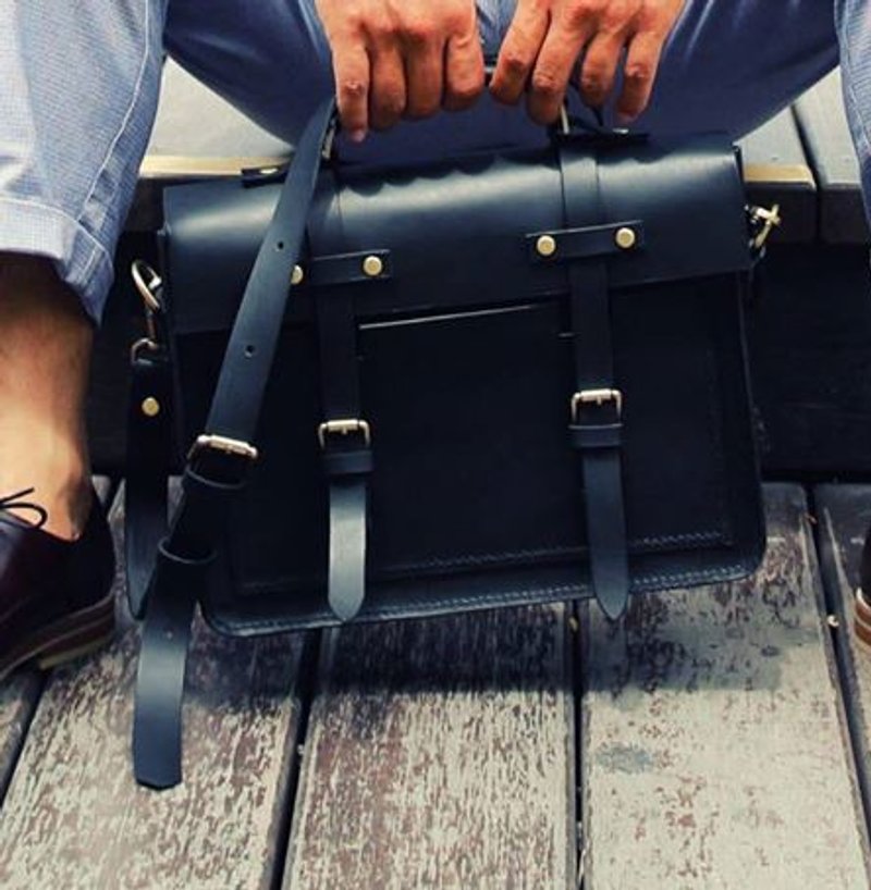 【皮革公文包/斜背包】欧洲植鞣牛皮/定制化刻字/多色可选 - 公文包/医生包 - 真皮 黑色