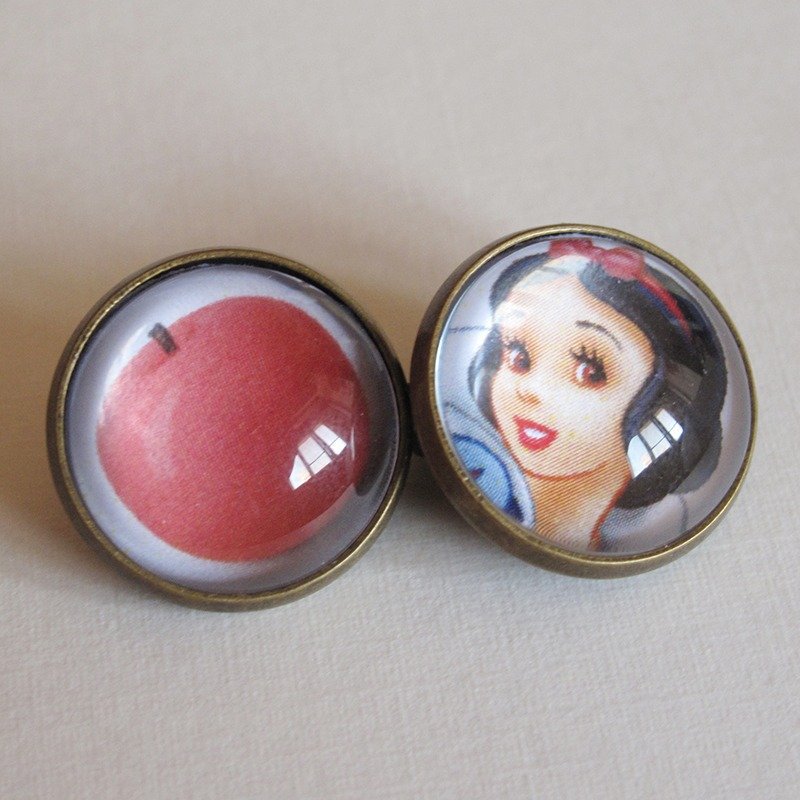 16mm圆形耳夹 - 白雪公主吃苹果 - 耳环/耳夹 - 其他材质 白色