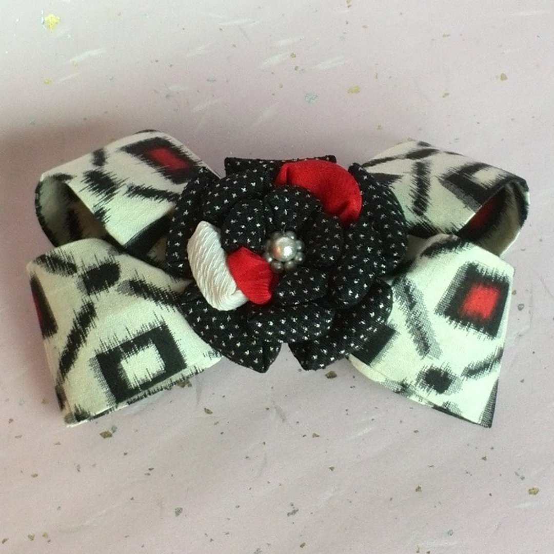 Perfect for ♪ also knob crafted old cloth ribbon Valletta yukata made with (kimono cloth) - 发饰 - 其他材质 黑色