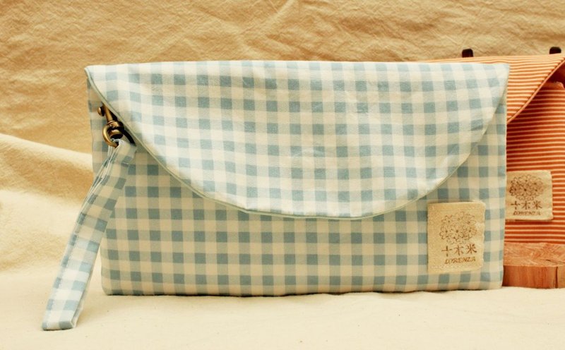【十木米．Lorenza】格子 信封手拿袋 - 手拿包 - 其他材质 蓝色