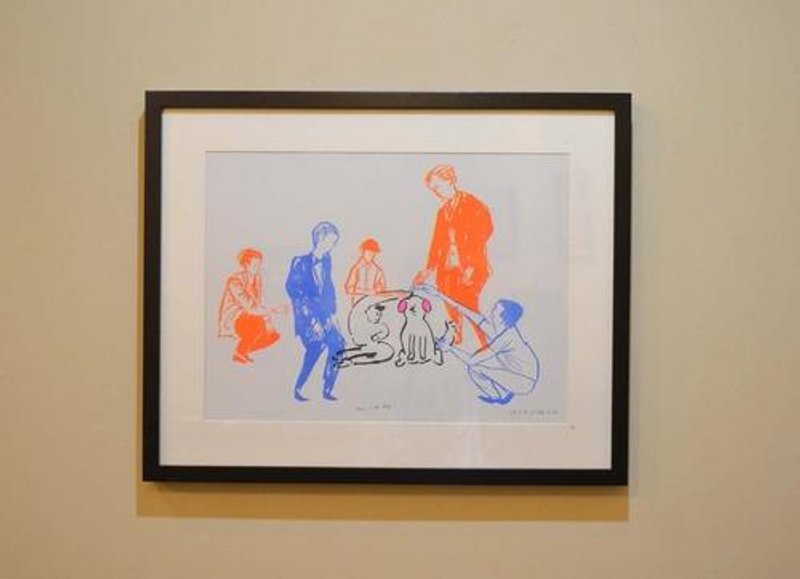 Men love dog -RISO print by Chie Miyazaki x Kylie Chan - 女装 T 恤 - 其他材质 