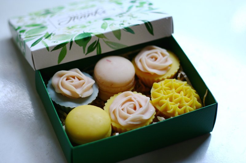 ||制皂工人手工皂礼盒||可爱小物皂六入装 - 肥皂/手工皂 - 植物．花 红色