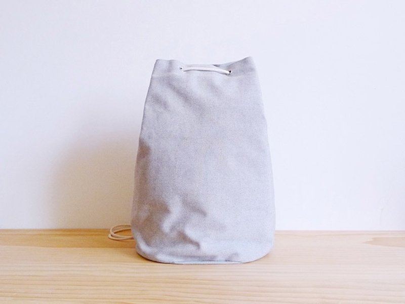 米白灰色帆布中型水手桶(圆)型束口肩后背包 - 束口袋双肩包 - 棉．麻 灰色