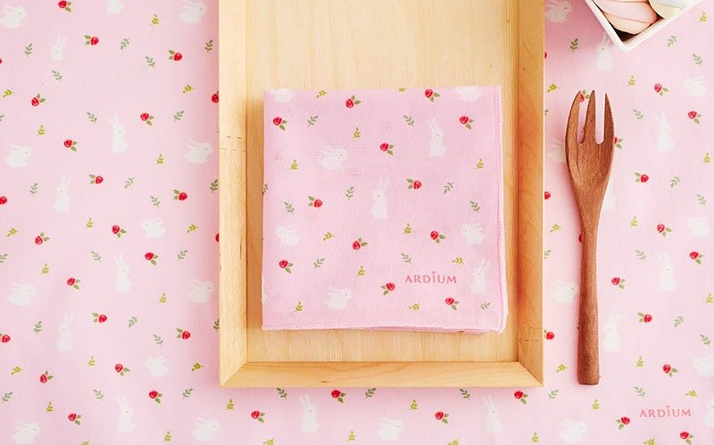 ARDIUM 棉质手帕 - 玫瑰兔兔 - 手帕/方巾 - 棉．麻 粉红色