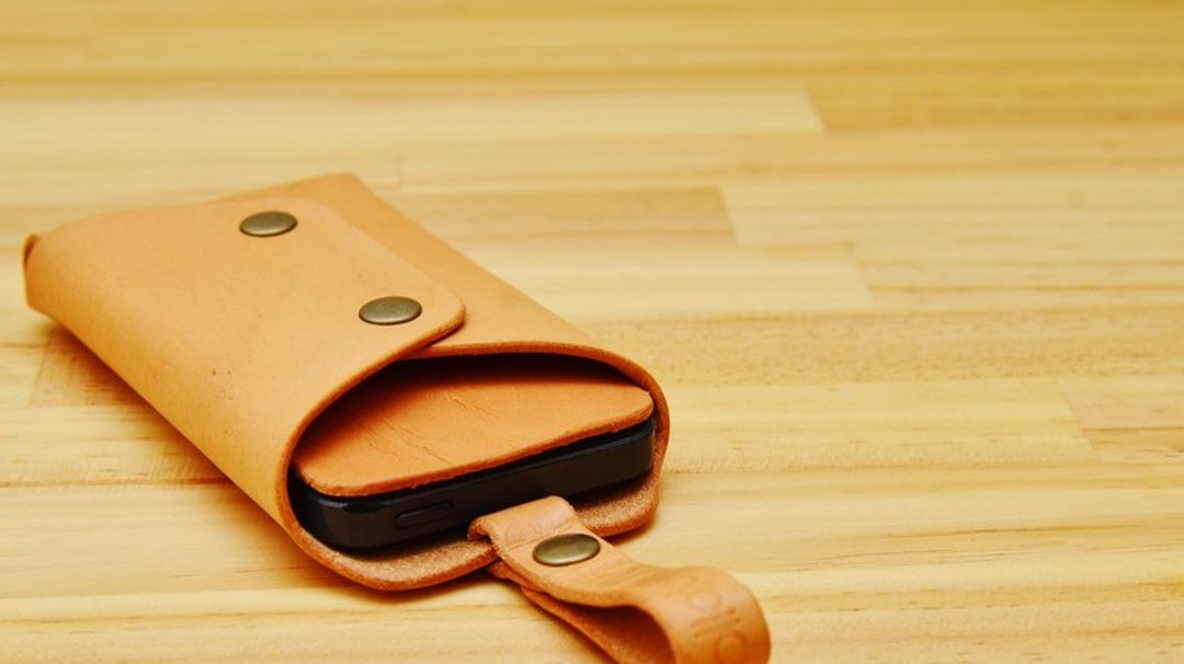 iPhone Sleeve 皮革手机套 - 手机壳/手机套 - 真皮 金色
