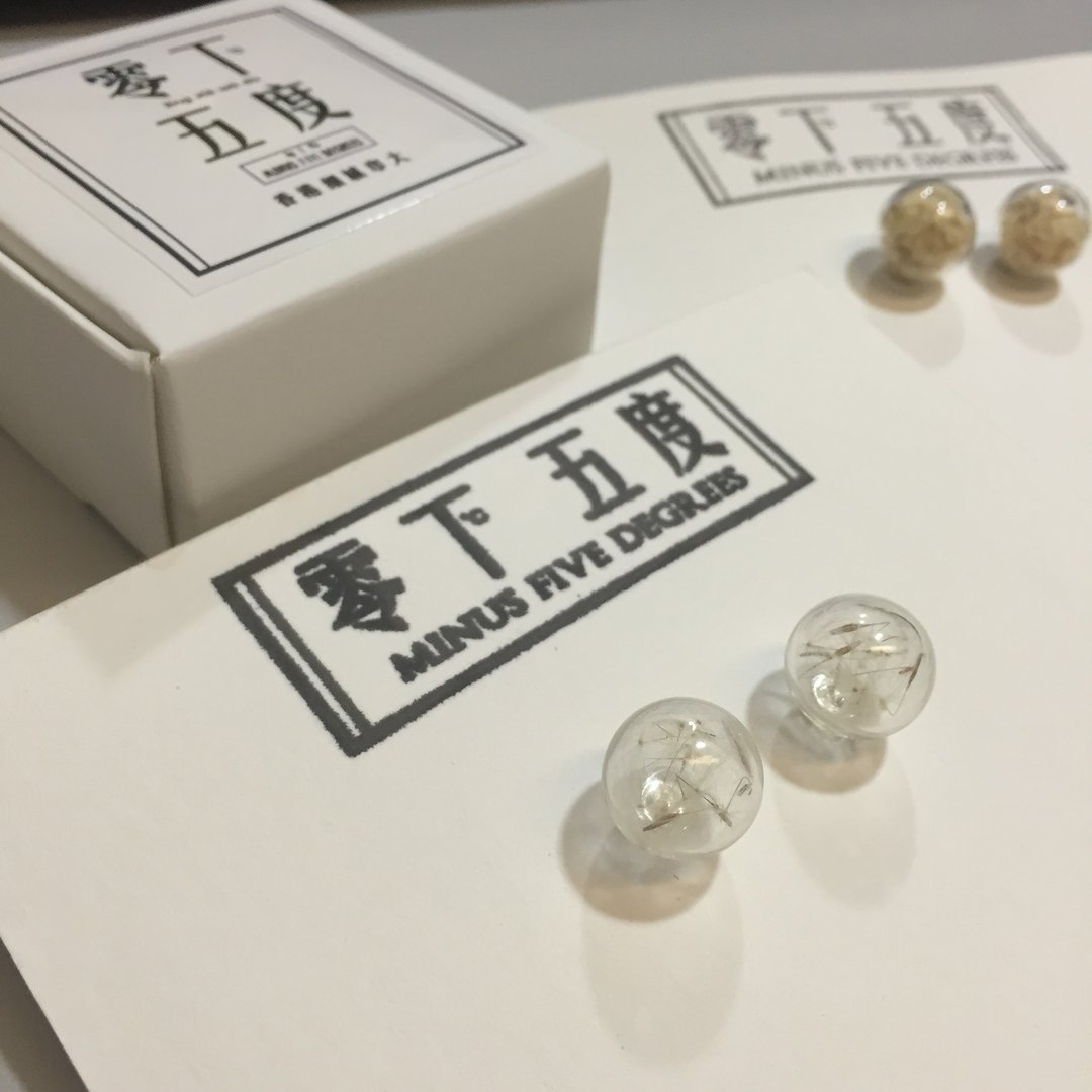 蒲公英玻璃球耳环 / Dandelion glass ball earrings - 耳环/耳夹 - 玻璃 白色