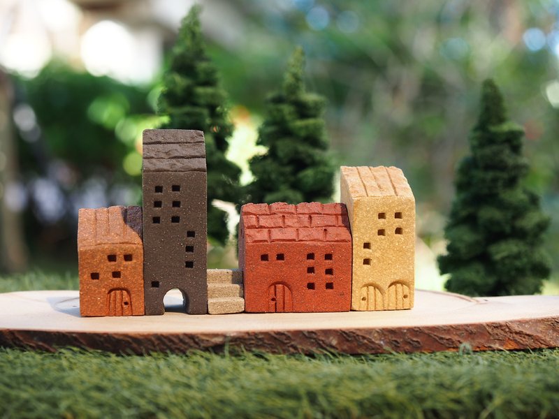 【小小村  Simple Village 】手作陶小房子- 5件/组(附楼梯,四面皆有窗,可任意组合) - 摆饰 - 其他材质 