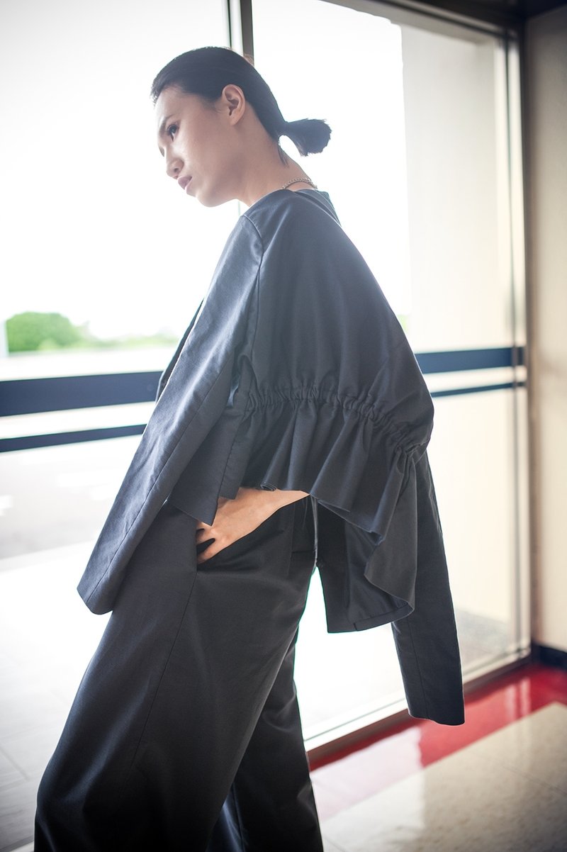 Jolie 荷叶短版西装外套 - 女装西装外套/风衣 - 其他材质 蓝色