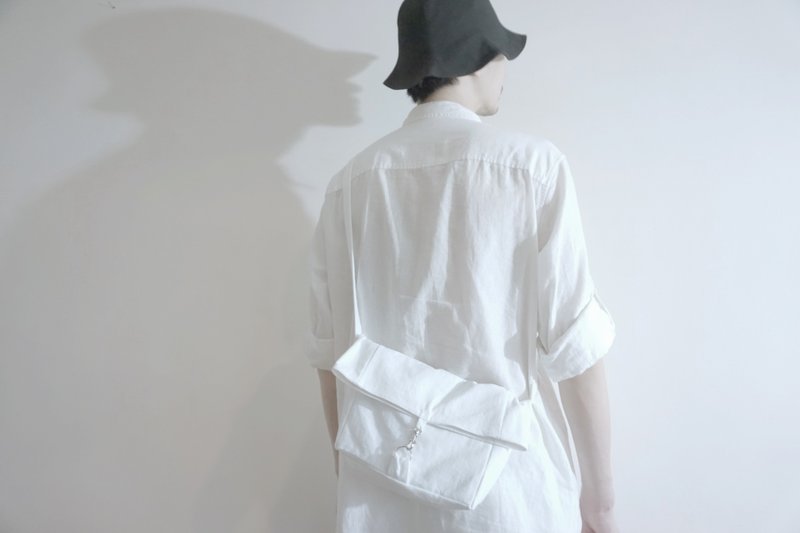 白方袋侧背包-斜背包-(试验款) - 侧背包/斜挎包 - 其他材质 白色