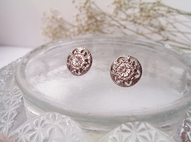 复古手工大耳环 橘银【镂花】 - 耳环/耳夹 - 塑料 金色