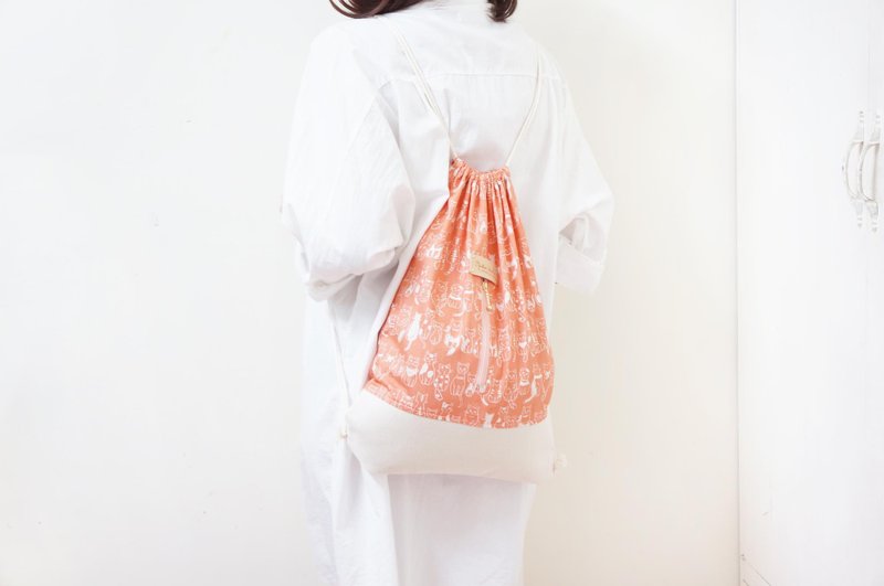 可人儿后背束口包 | 橘色猫儿宅急便 - 束口袋双肩包 - 其他材质 橘色