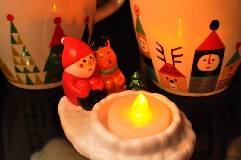 【日本Decole】圣诞限量款 圣诞LED营火蜡烛台★圣诞老公公与麋鹿 - 摆饰 - 其他材质 红色