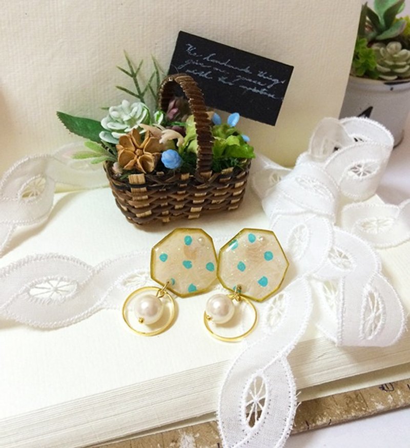 经典不败点点硬胶耳针-珍珠圈圈 - 耳环/耳夹 - 压克力 蓝色