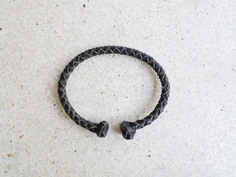 黑色手工编织手环 - 手链/手环 - 真皮 黑色