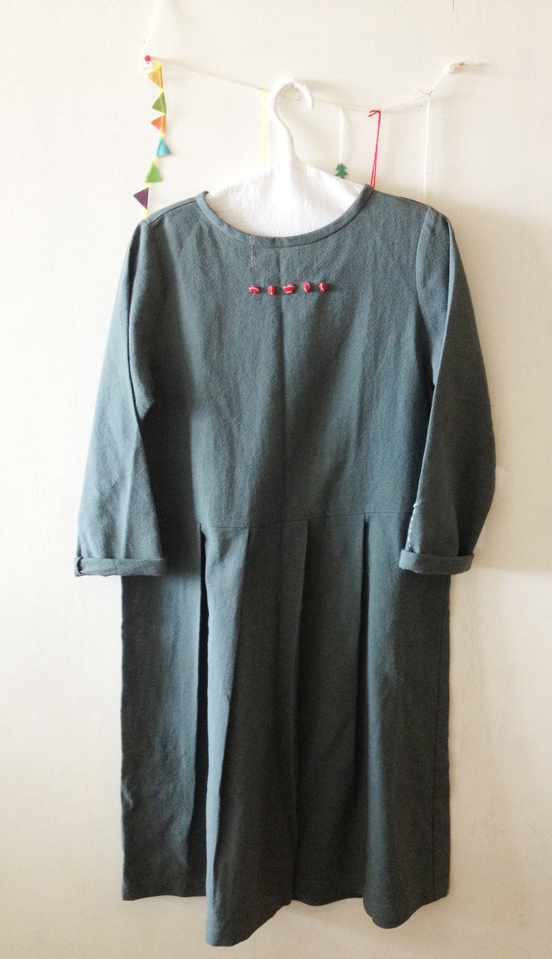 百褶洋装--倒数小饭团 - 洋装/连衣裙 - 其他材质 