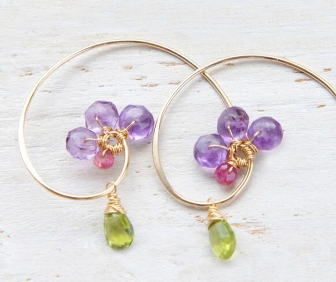Amethyst flowers of hoop earrings 14kgf - 耳环/耳夹 - 宝石 紫色