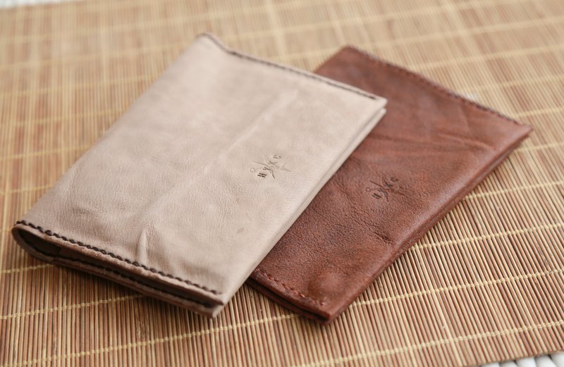 简约小牛皮护照套, 羊皮, 可定制, 可以刻字 - 护照夹/护照套 - 真皮 多色