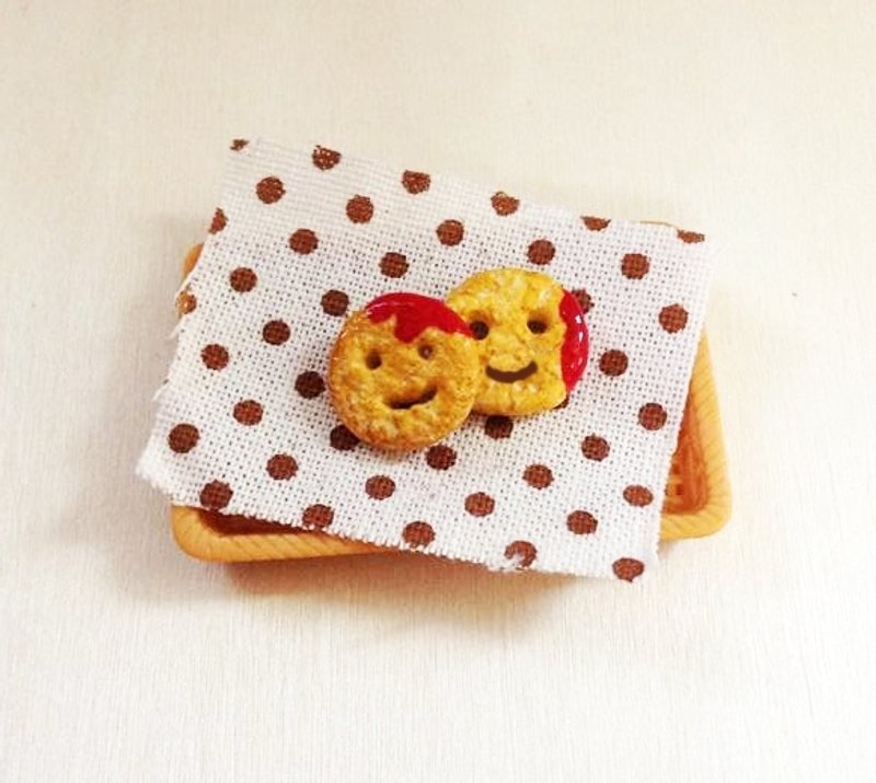 微焦的微笑薯饼佐番茄酱耳环组(可改耳夹式) ((满600随机送神秘小礼物)) - 耳环/耳夹 - 粘土 多色