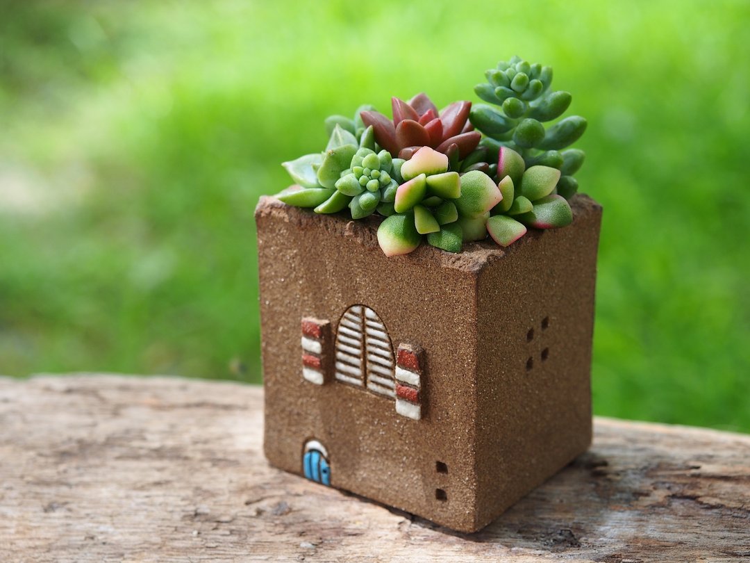 【花园小屋Garden】陶手作-超可爱阳光小窗花园(S)/岩石咖啡色/Ceramic House - 植栽/盆栽 - 其他材质 