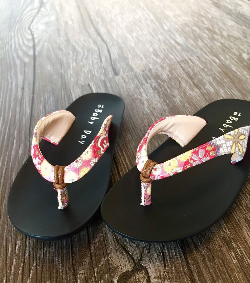 ‘Baby Day’和风质感人字拖鞋（Kid款) 甜美粉 拖鞋 亲子鞋 - 童装鞋 - 其他材质 粉红色