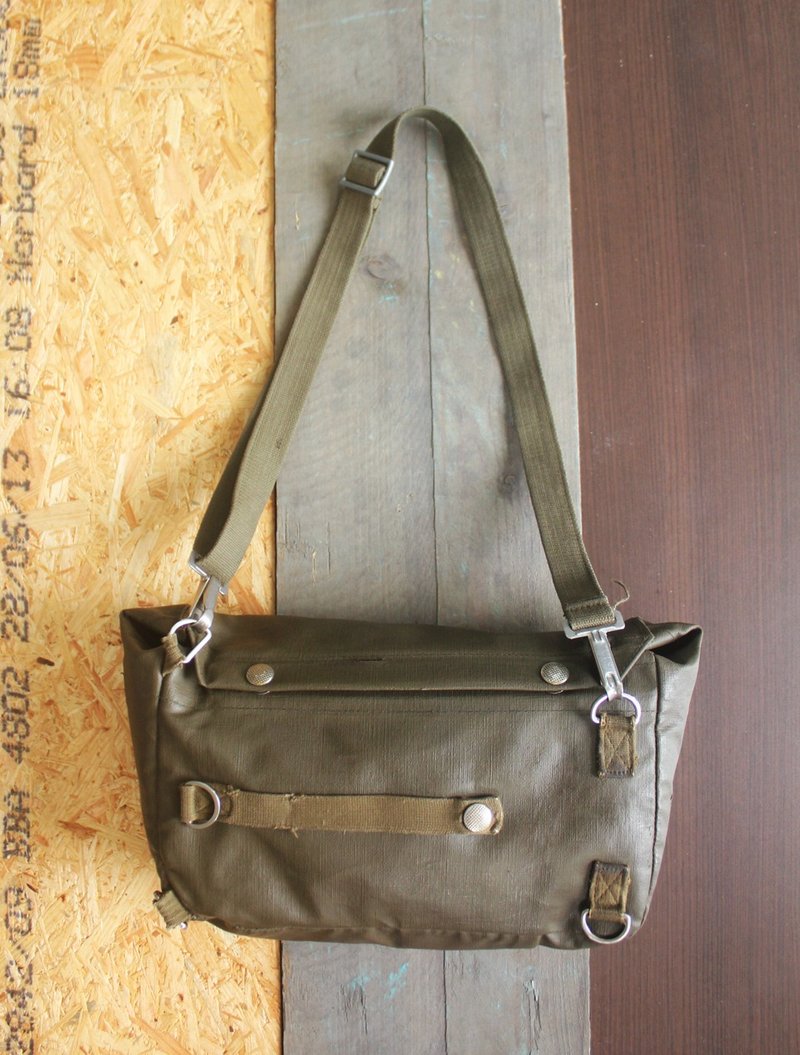 EARTH.er  :: Vintage系列 :: │七十年代瑞士制防毒面具袋 ● 70's Mask Bag made in Swiss│ - 侧背包/斜挎包 - 其他材质 绿色