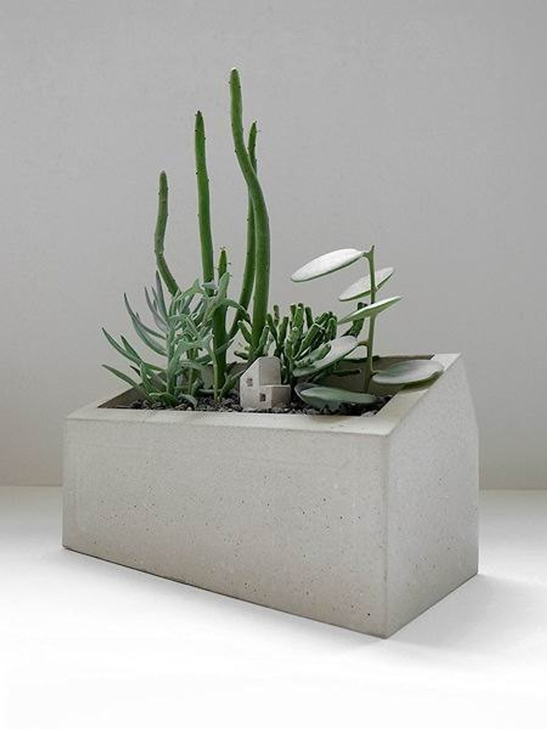 小农舍水泥花器(不含植物、石、土、花插) - 植栽/盆栽 - 水泥 灰色
