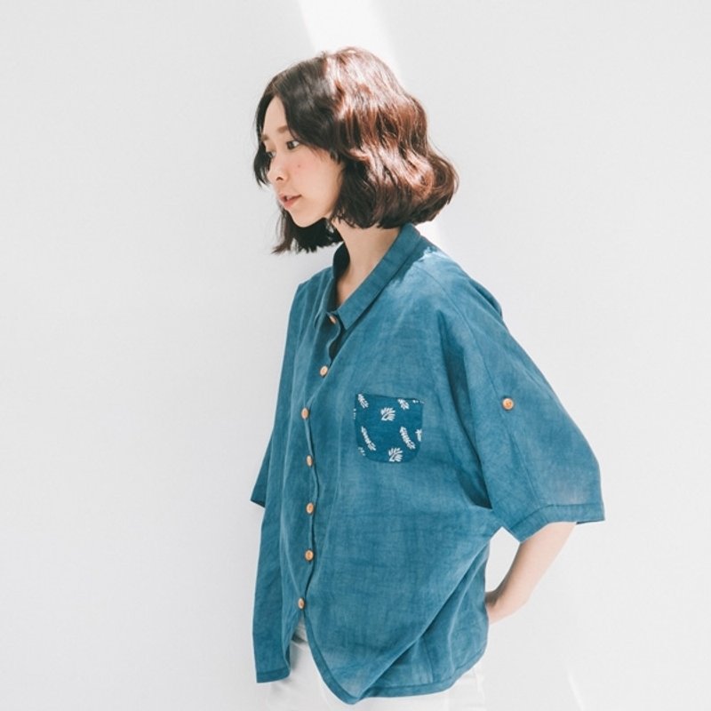 【许许儿x植着手作】植物染光合口袋衬衫(附袖盼) - 女装衬衫 - 其他材质 蓝色