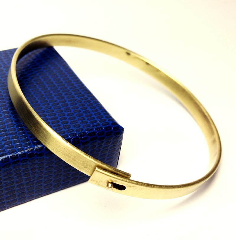 法式优雅。开扣式黄铜手环 - 手链/手环 - 其他金属 金色