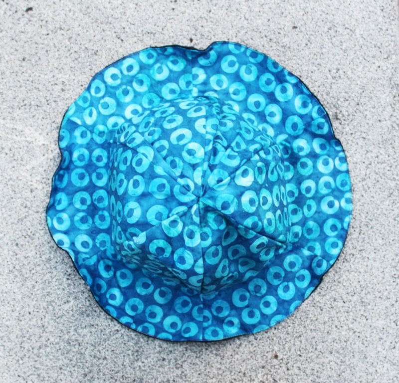 [CURLY CURLY] 蓝眼睛 /一朵 帽 A Flower Of Hat (双面戴) - 帽子 - 其他材质 蓝色