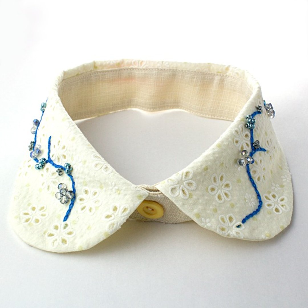 With collar (floral blue) - 其他 - 其他材质 白色