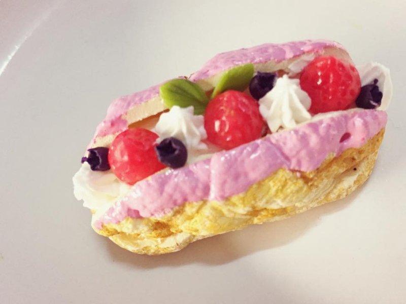 ~~mini 新品上市～～草莓闪电水果泡芙吊饰（草莓与黑莓） ((满600随机送神秘小礼物)) - 钥匙链/钥匙包 - 其他材质 多色